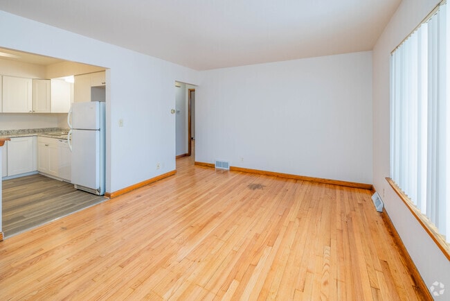 Sala de estar - Evergreen Terrace Apartments