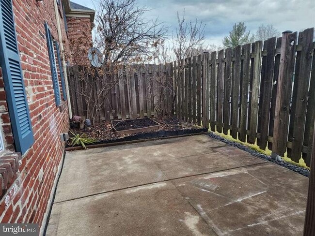 Building Photo - 150 Oberlin Terrace Unit 15-F