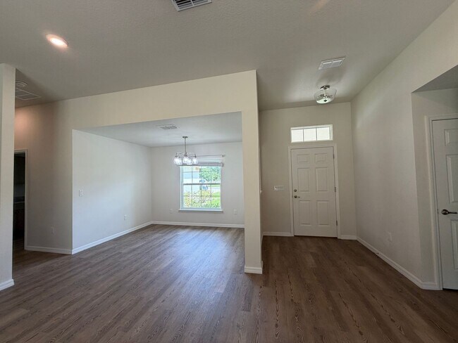Photo - Desirable SW Ocala Neighborhood 3/2/2 **MUST SEE**