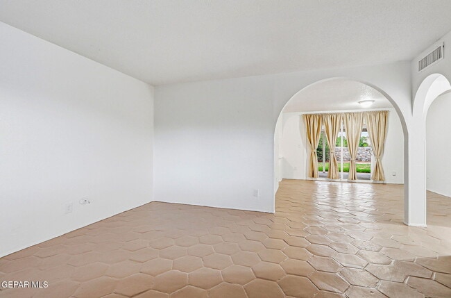 Photo - 4609 Skylark Way