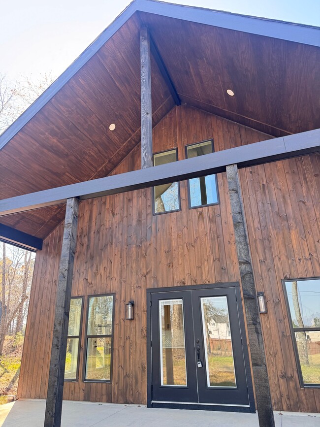 Photo - 424 Fowler Rd