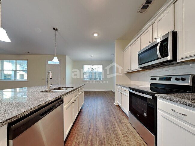 Photo - 208 Clearwater Cir