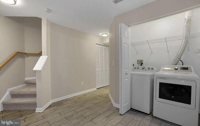 Photo - 15592 Three Otters Pl