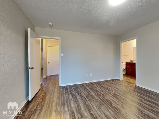 Photo - 104 Palm St