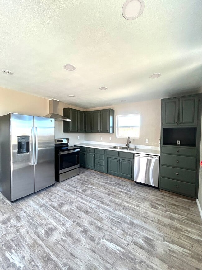 6211 Sunrise Rd