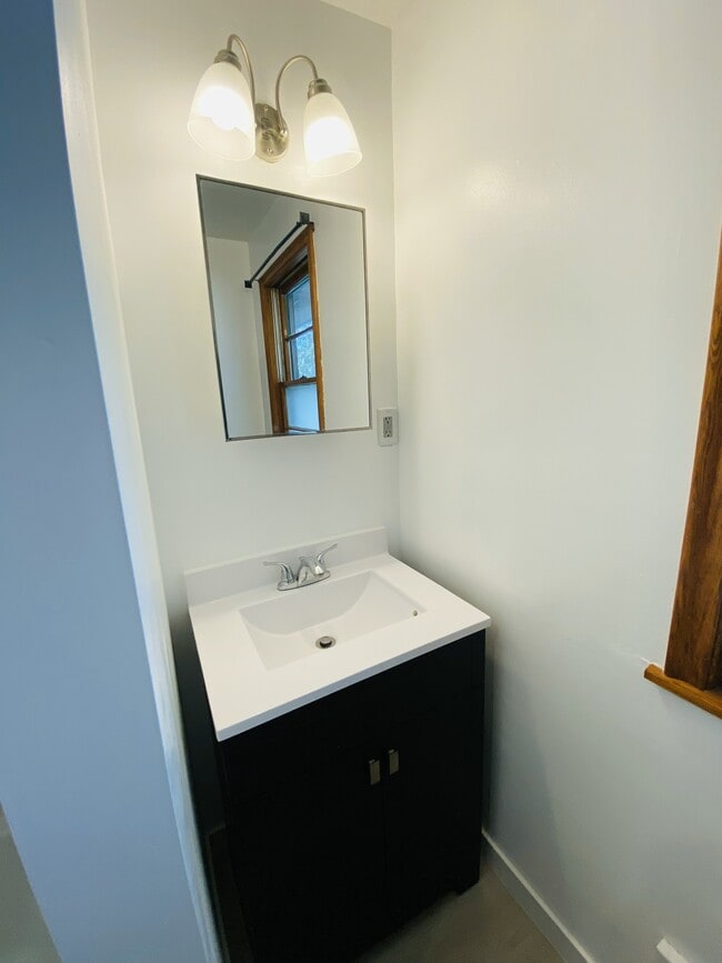 Photo - 4533 University Ave NE