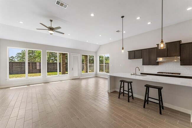 Photo - 2311 Jitterbug Ln