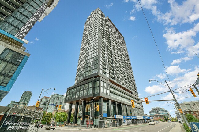 Photo - 19 Western Battery Rd Unité 2017