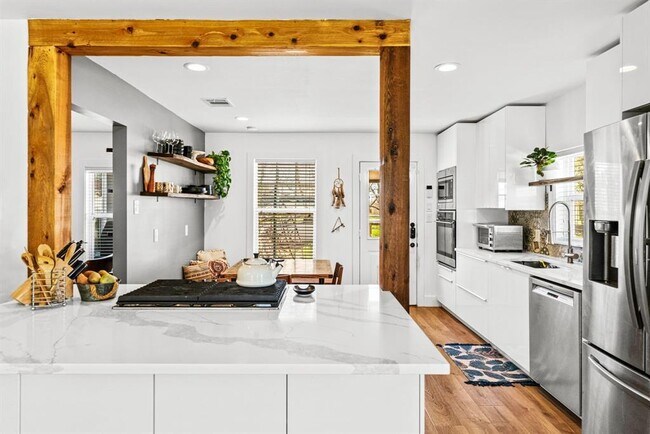 Photo - 5314 Avenue H