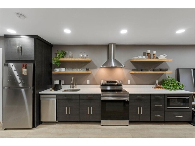 Building Photo - 20 NE 2nd St Unit P403