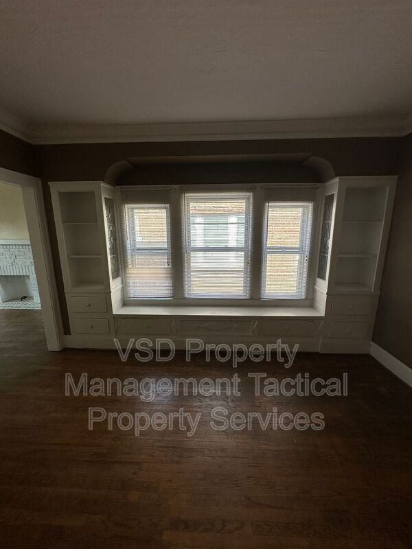 Photo - 3289 E 143rd St Unidad #3