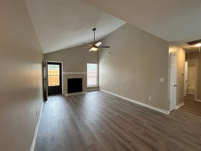 Photo - Well-kept 2 bedroom, 2 bathroom condo