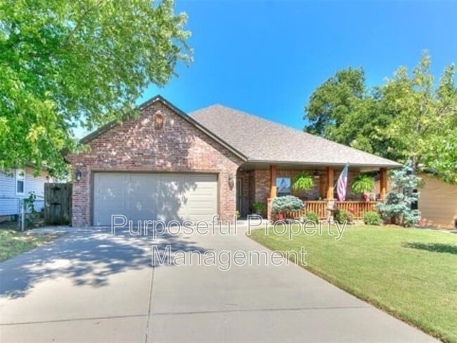 Building Photo - 811 E Mosier St