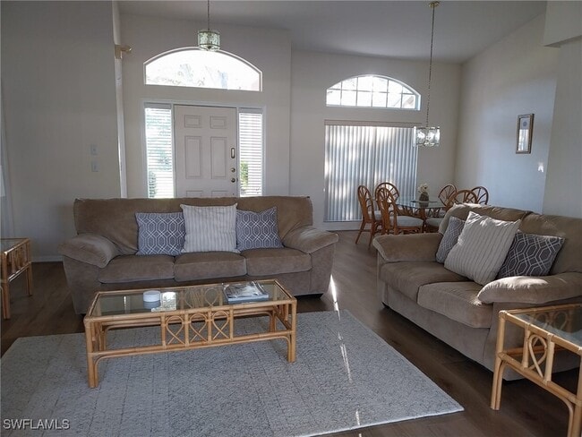 Photo - 449 Dundee Ct