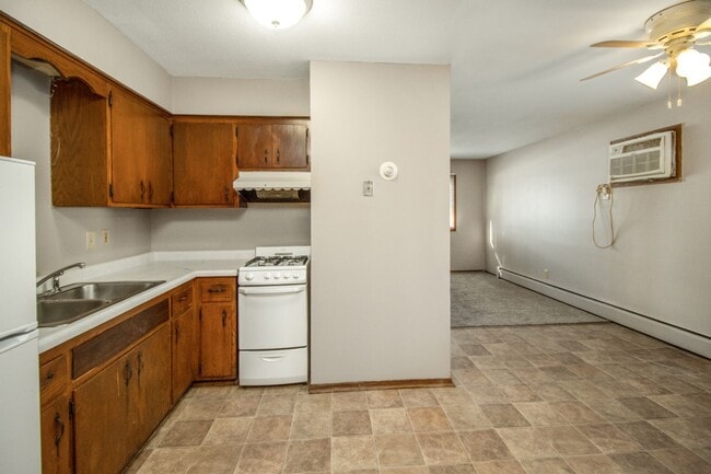 Photo - 2 Bed/1 Bath Apart- Off-Street Parking- Near Cub Foods- Available May 1 Unit 1