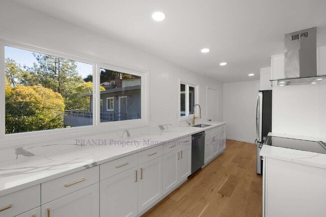 Photo - Sun Valley Triplex, Fully Renovated with Attention to detail