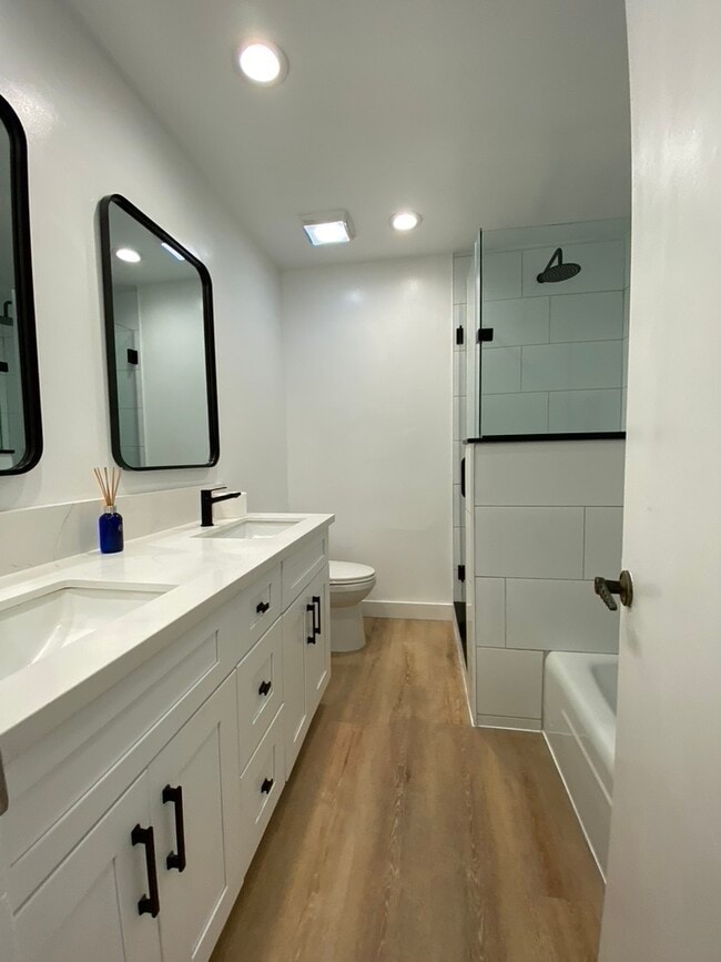 Fully renovated bathroom - 1203 N Sweetzer Ave Unit 106