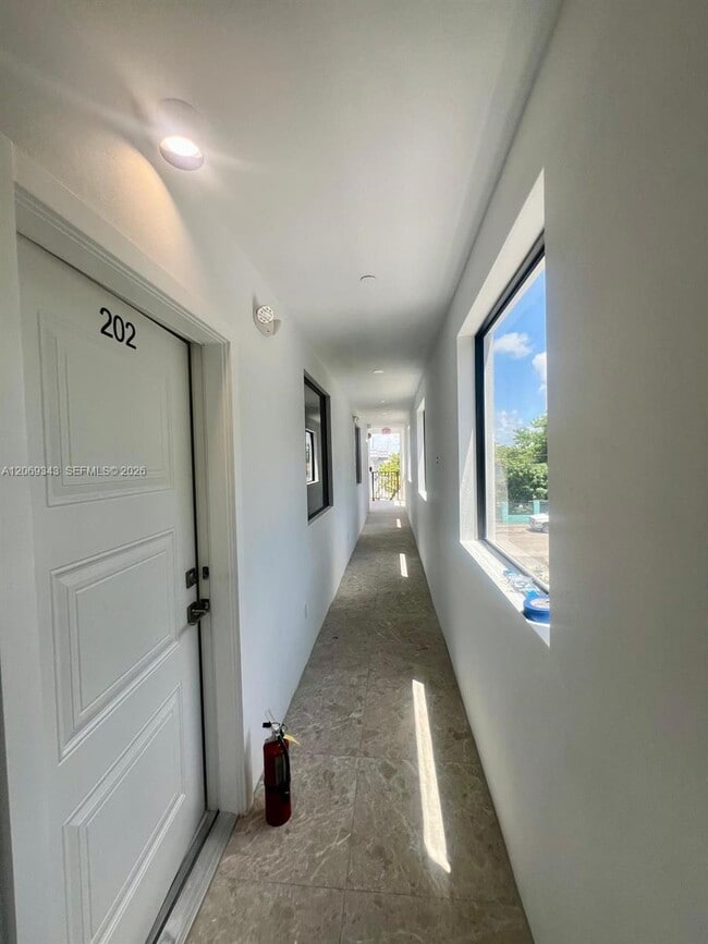 Photo - 1860 NW 19th St Unidad 202