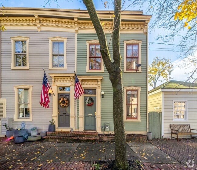 Building Photo - Historic Elegance in Old Town Alexandria Rental