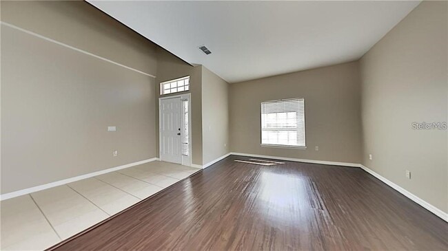 Photo - 876 Hacienda Cir