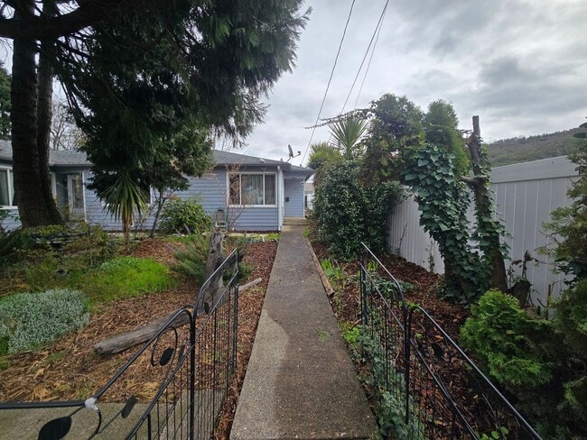 537 W Ballf St Unit ES-0000 - 537 W. Ballf
