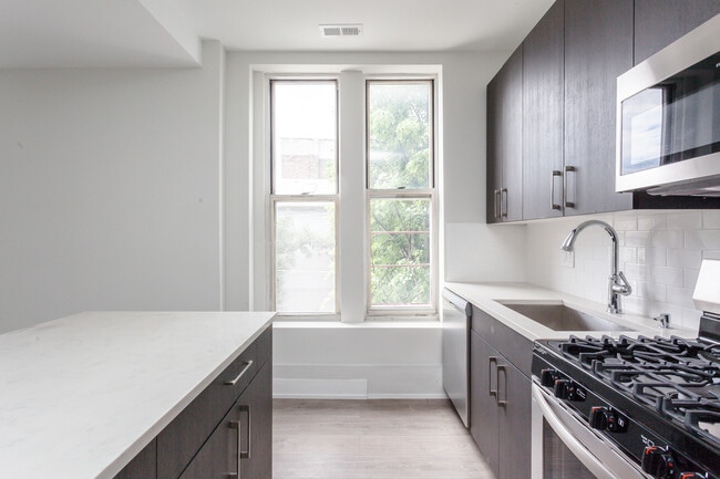Photo - 818 W 18th St Unit 4F
