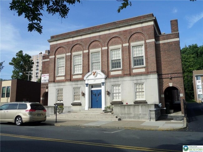 Building Photo - 143 S 4th St