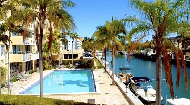 Photo - 2350 NE 135th St Unit 308