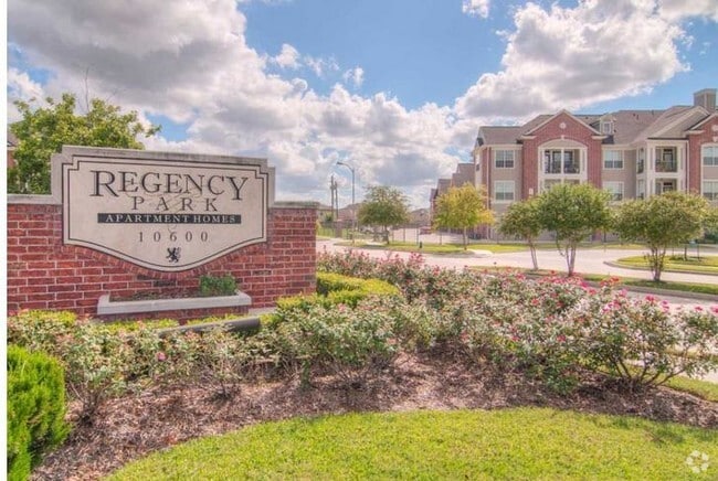 Building Photo - Regency Park Rental