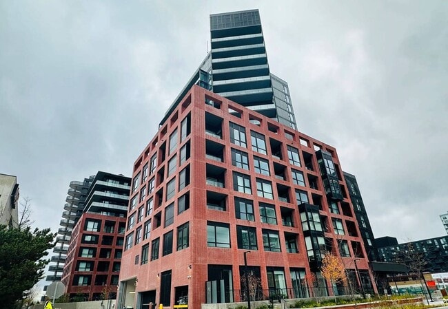 Building Photo - 8 Tippett Rd Unit 212