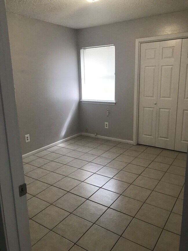 Shade Tree Apartment Homes For Rent in Giddings, TX