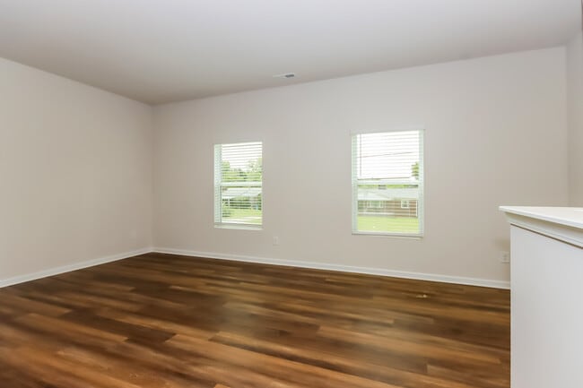 Photo - 196 Sharon School Rd