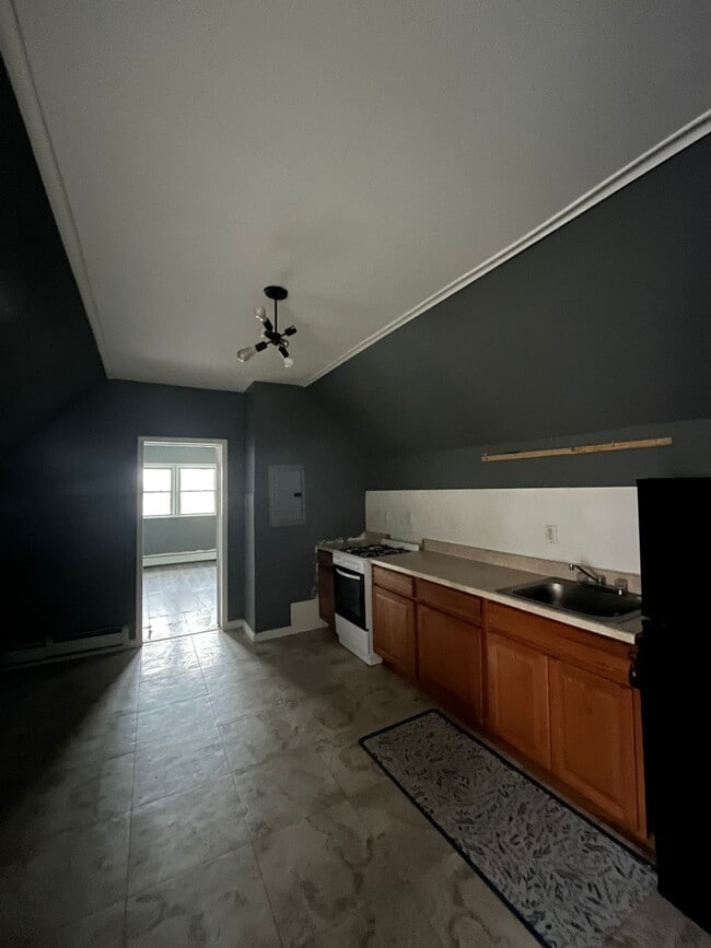 Photo - 176 Garfield Ave Unit 3