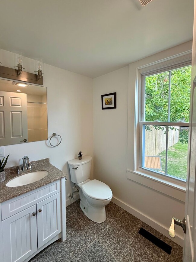 Photo - 6 Charles St Unit 300-242