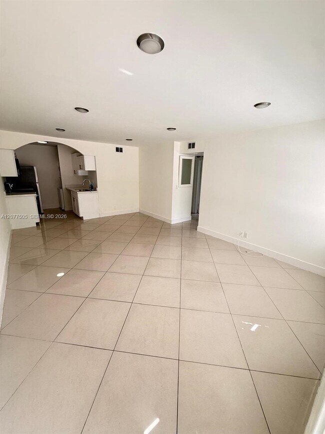 10230 Twin Lakes Dr Unit 16-C