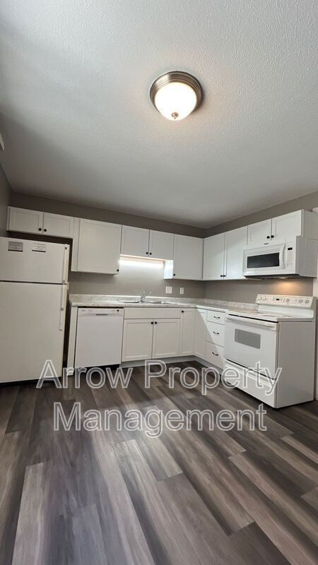 Building Photo - 1027 A St Unit 12