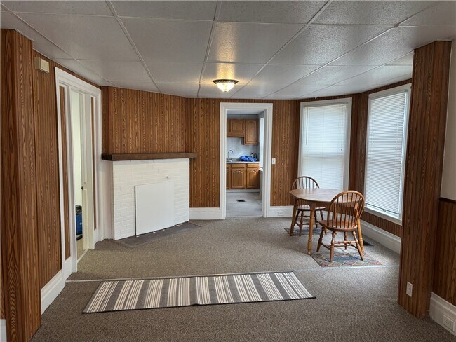 Photo - 612 W Church St