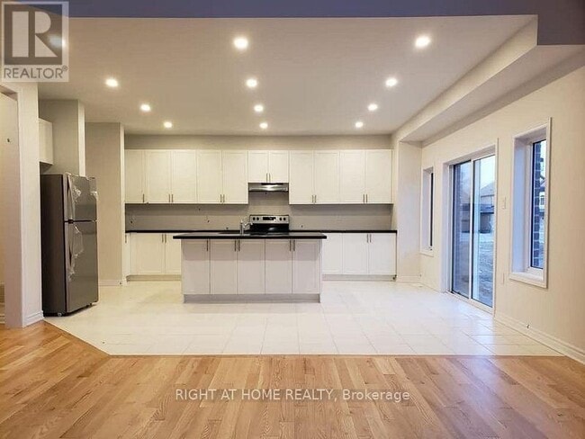 Photo - 941 Wickham Rd