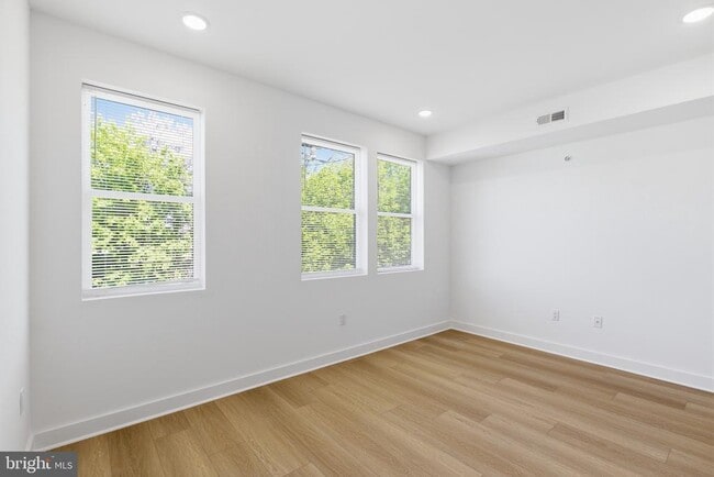 Photo - 2505 N 11th St Unidad 2