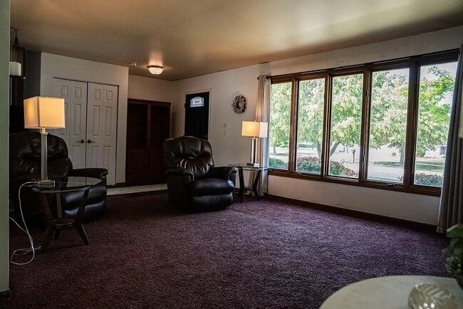 Photo - 17001 93rd Ave