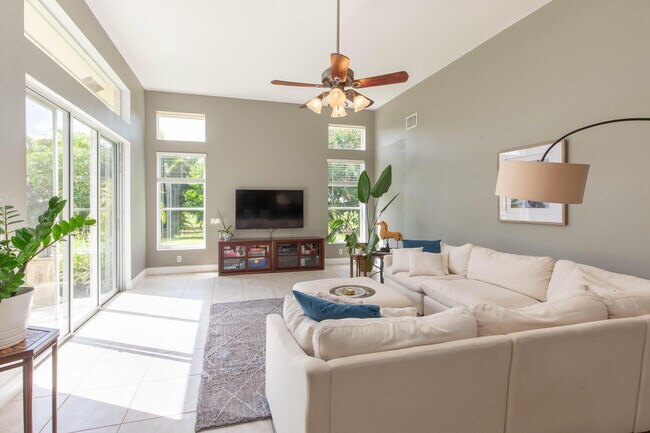 Photo - 684 Cypress Green Cir