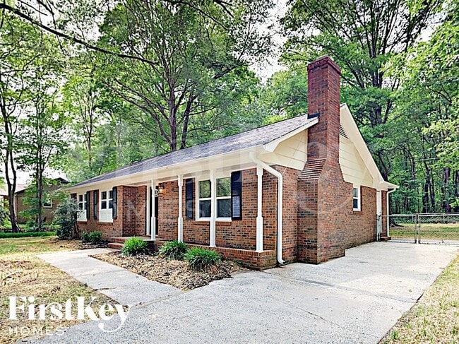 6107 Rockwell Dr