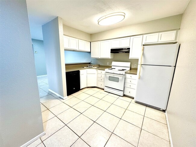 Photo - 9090 S Braeswood Blvd