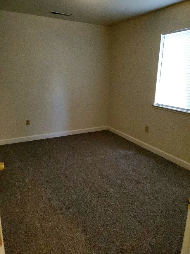 3rd bedroom - New Century Townhomes