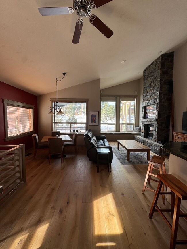 Building Photo - Fully Furnished Mountain Home with Private Deck