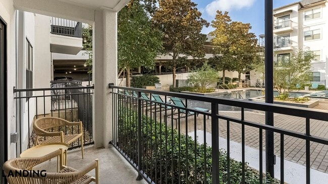 Photo - 15777 Quorum Dr Unidad 2113