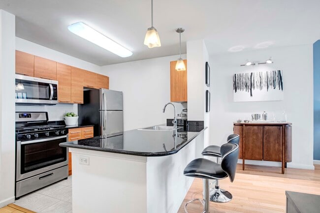 Building Photo - Skyline New Rochelle Rental