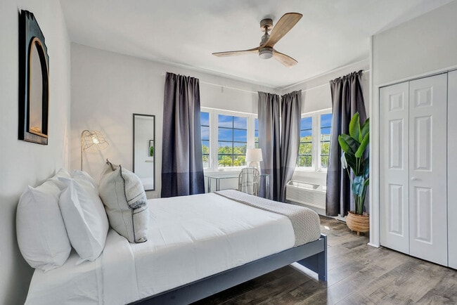 Photo - 8118 Harding Ave Unit ID1263791P