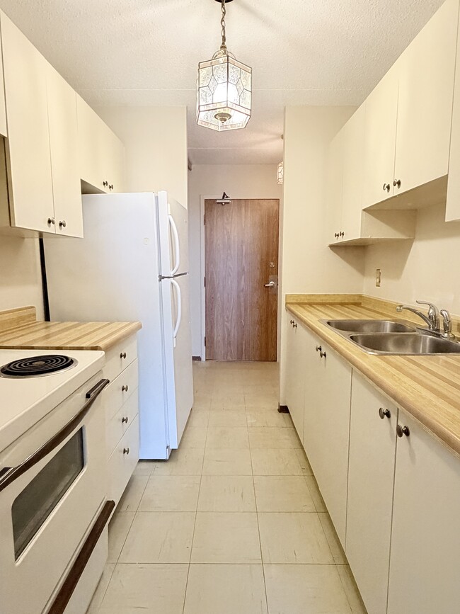 Photo - 1653 Ouellette Ave Unit 905