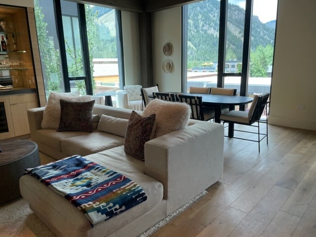 Living area / Dining and view - 100 4th St W Unit 201